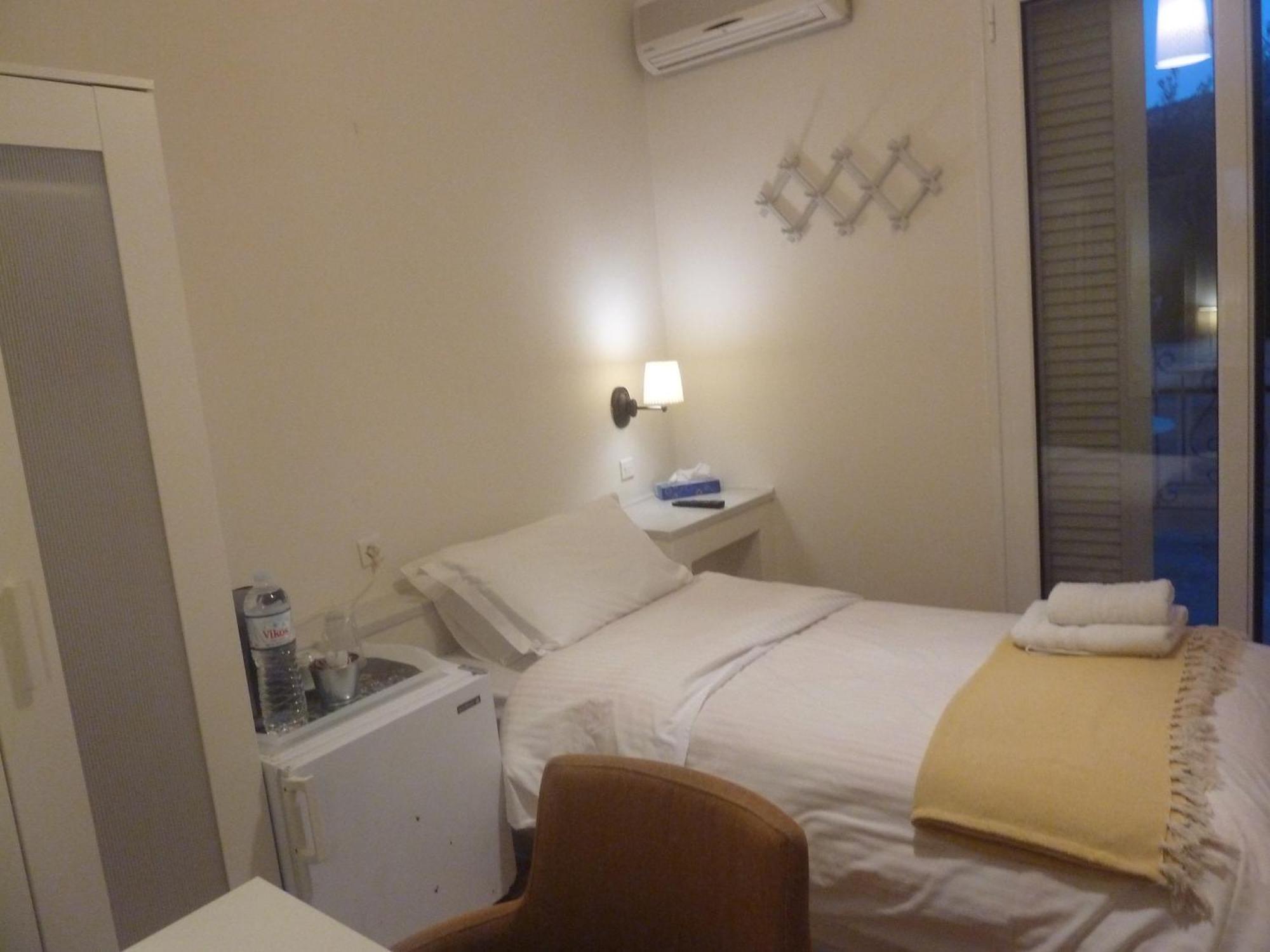 Zoe Pension Ermioni Room photo